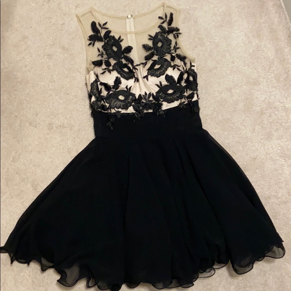chi chi dress
